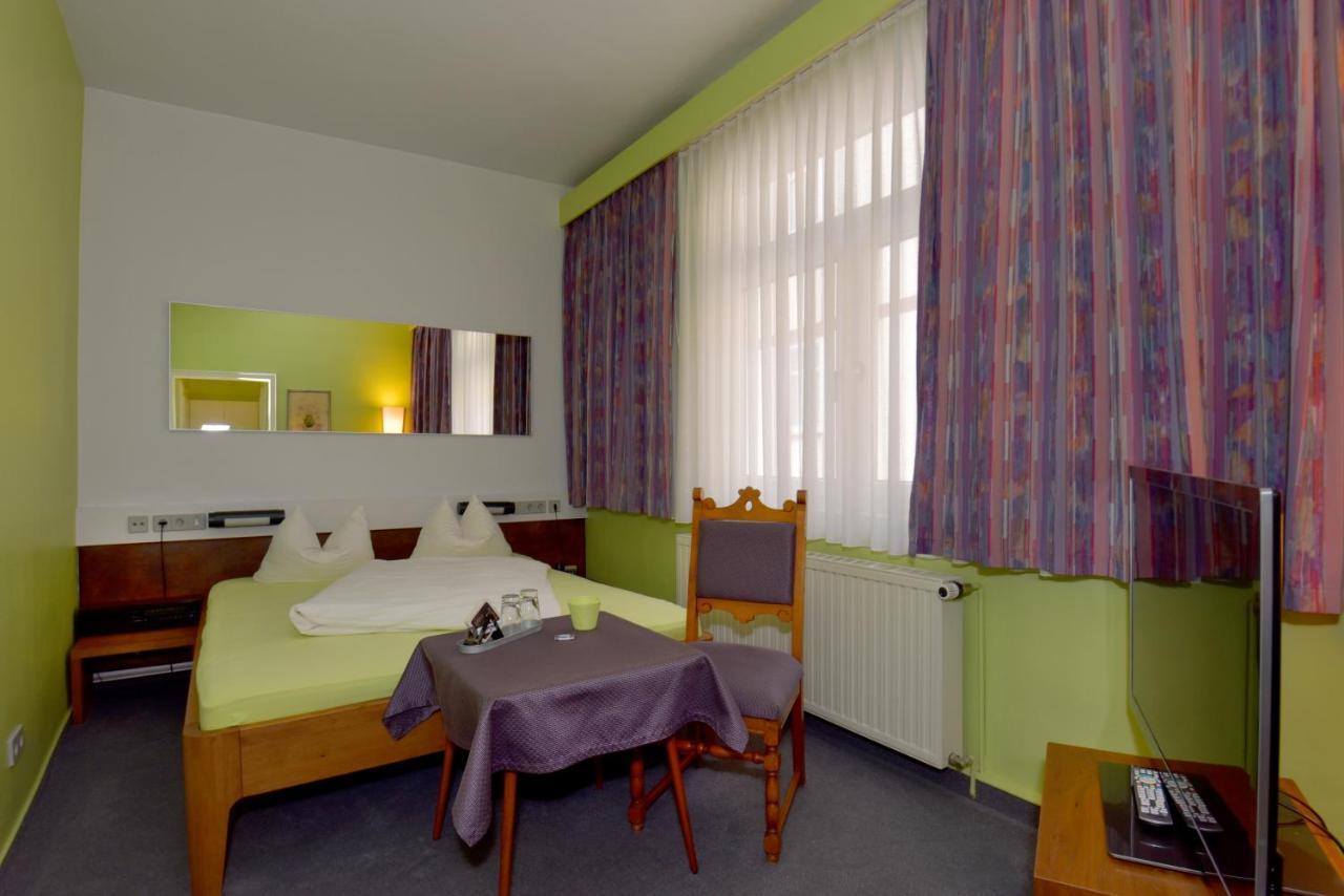 Hotel Goldene Sonne Arnstadt Exterior foto